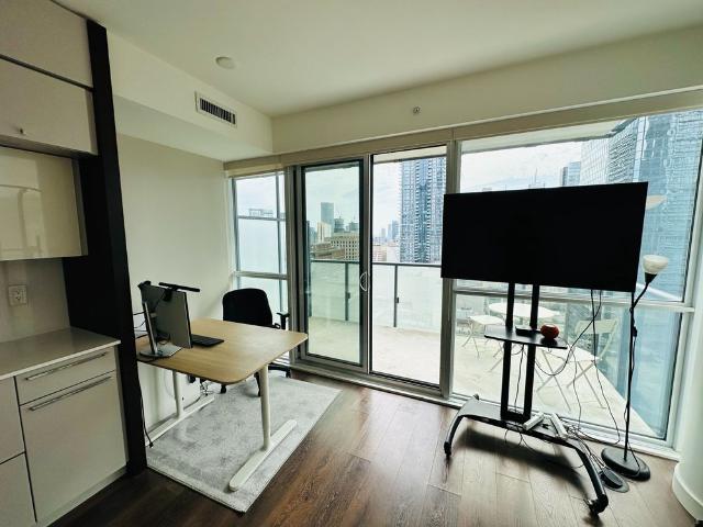 For Lease 15 Grenville Street Unit# 2103, Toronto, Ontario