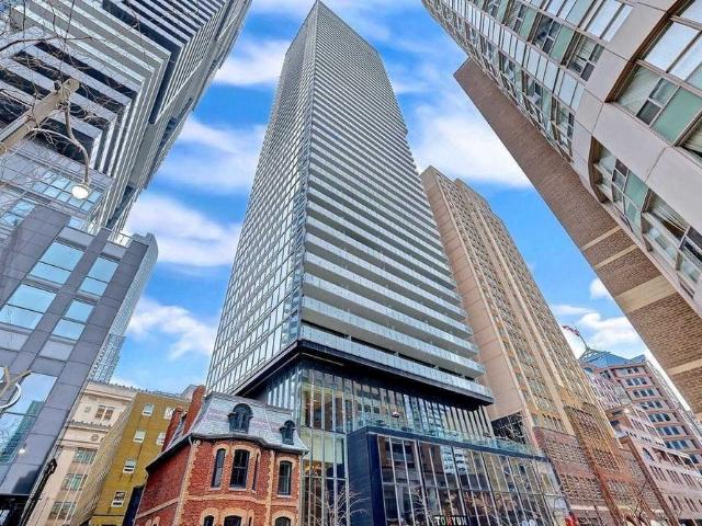 For Lease 15 Grenville Street Unit# 802, Toronto, Ontario