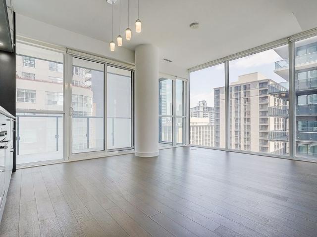 For Lease 15 Grenville Street Unit# 909, Toronto, Ontario