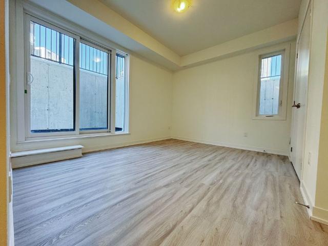 For Lease 15 David Eyer Road Unit# 1412, Richmond Hill, Ontario