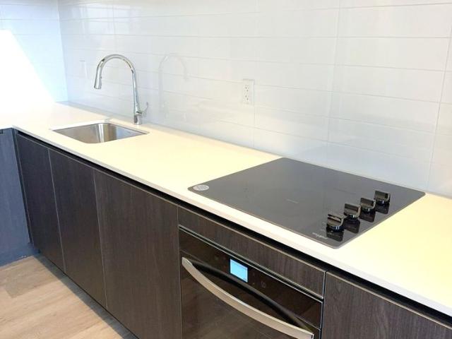 For Lease 15 David Eyer Road Unit# 1418, Richmond Hill, Ontario