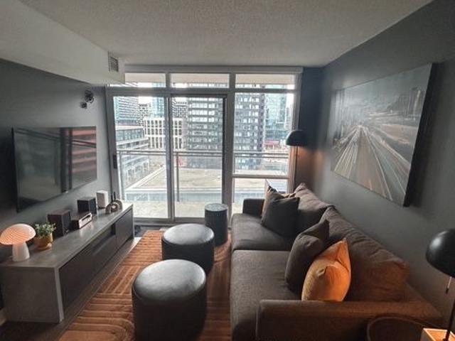 For Lease 15 Fort York Blvd Boulevard Unit# 1505, Toronto, Ontario