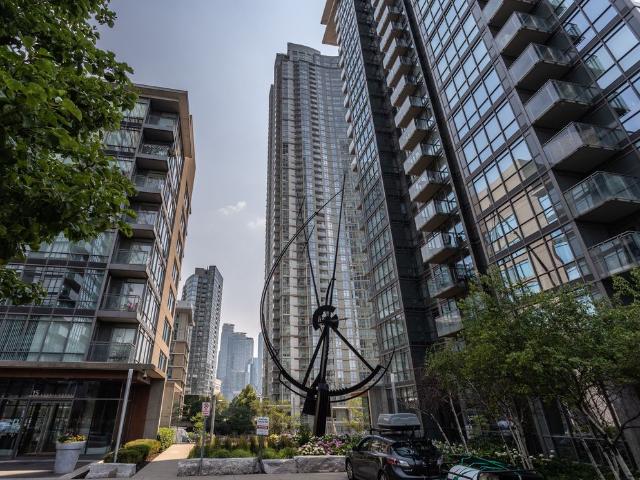 For Lease 15 Fort York Boulevard Unit# 710, Toronto, Ontario