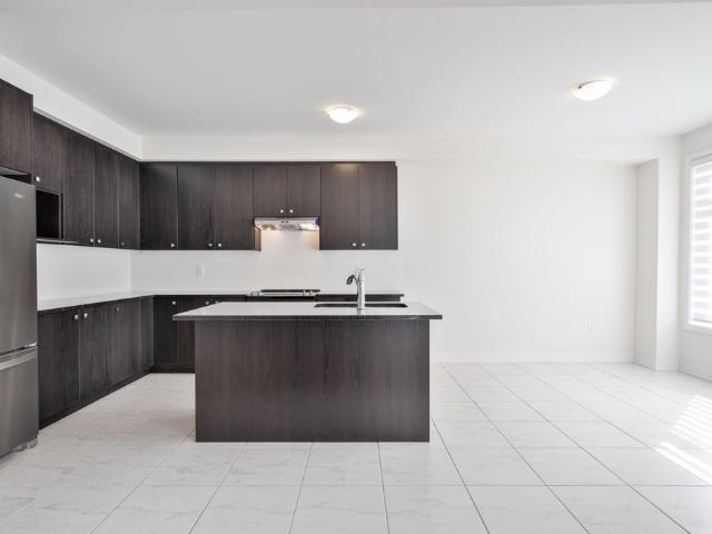For Lease 15 Kentledge Avenue, East Gwillimbury, Ontario