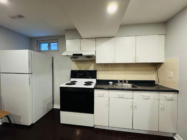 For Lease 15 Saintsbury Square Unit# Basement, Toronto, Ontario