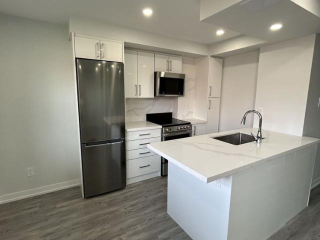 For Lease 15 Walmer Road Unit# 505, Toronto, Ontario