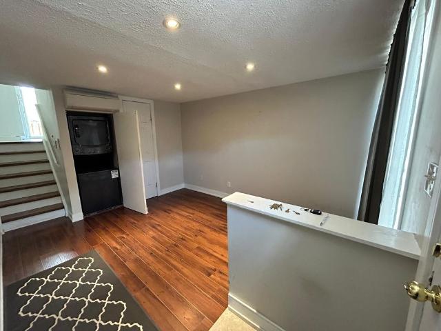 For Lease 1666 Queen Street Unit# 2, Toronto, Ontario