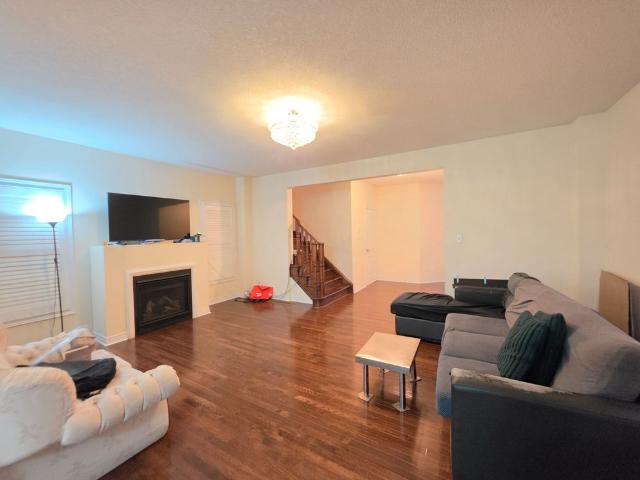 For Lease 1601 Dusty Drive Unit# Upper, Pickering, Ontario