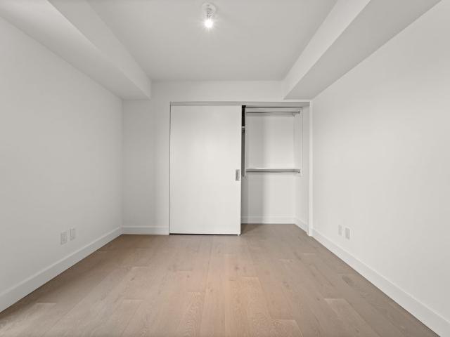 For Lease 160 Kingsway Crescent Unit# 213, Toronto, Ontario