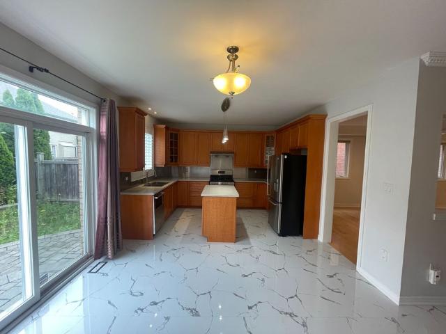 For Lease 16 Brocton Avenue, Richmond Hill, Ontario