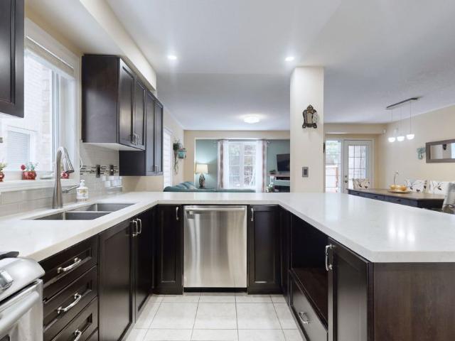 For Lease 16 Edison Way, Whitby, Ontario