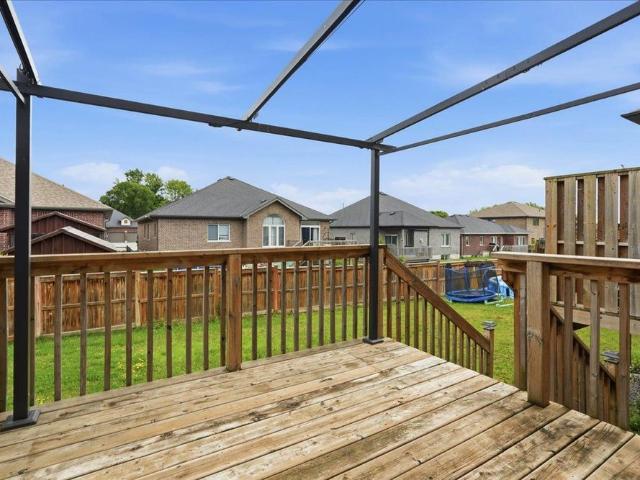 For Lease 16 Ledgerock Court, Quinte West, Ontario