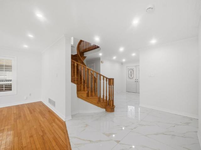 For Lease 16 Whitford Court Unit# Main & Upper Level, Brampton, Ontario