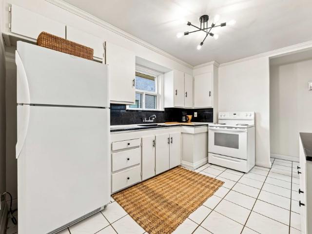For Lease 17 Arden Crescent Unit# upper, Toronto, Ontario