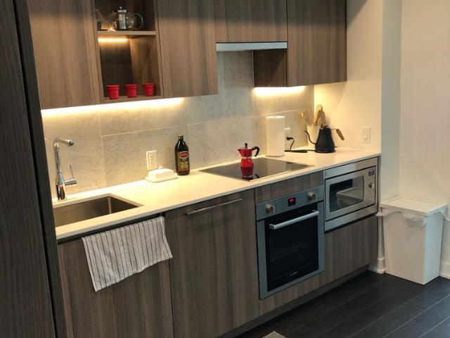 For Lease 17 Bathurst Street Unit# 1512, Toronto, Ontario