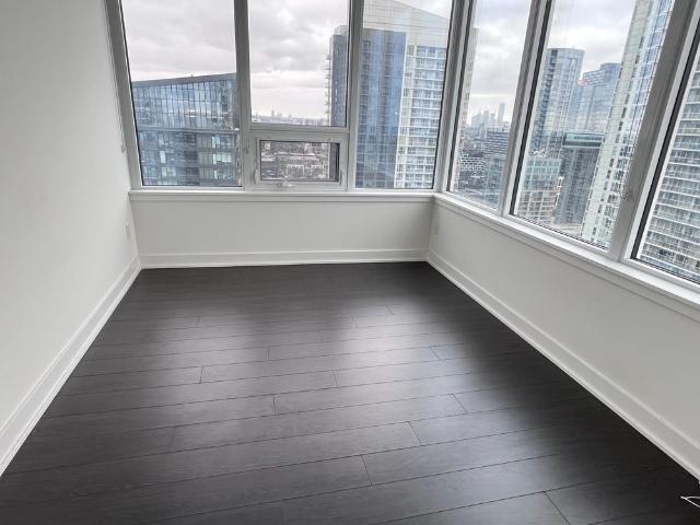 For Lease 17 Bathurst Street Unit# 3710, Toronto, Ontario