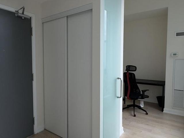 For Lease 17 DUNDONALD Street Unit# 1704, Toronto, Ontario