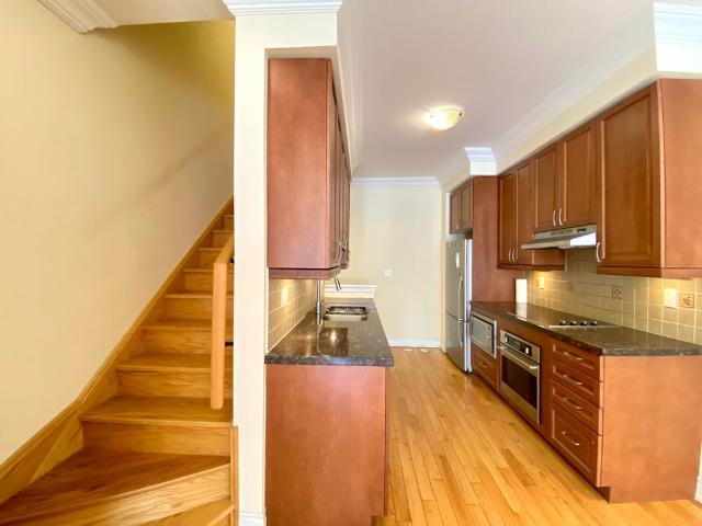 For Lease 17 Hargrave Lane, Toronto, Ontario