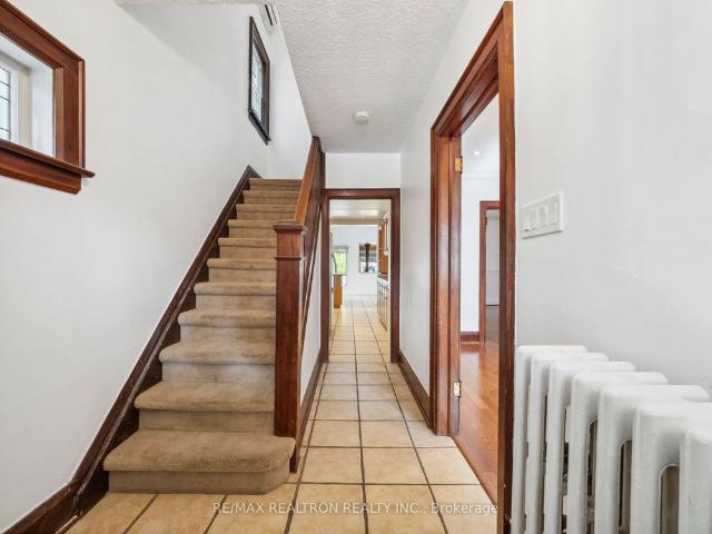 For Lease 186 Wanless Avenue, Toronto, Ontario