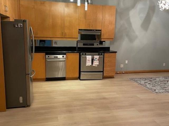 For Lease 188 Eglinton Avenue Unit# 403, Toronto, Ontario