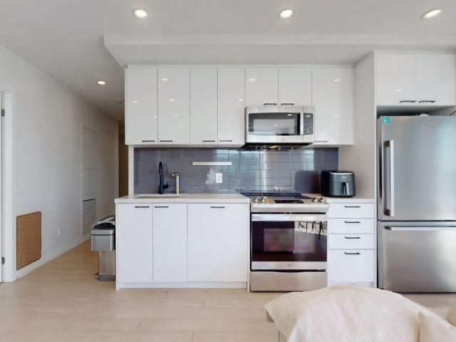 For Lease 1808 St Clair Avenue Unit# 1101, Toronto, Ontario