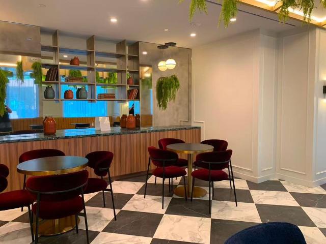 For Lease 180 Front Street Unit# 1802, Toronto, Ontario