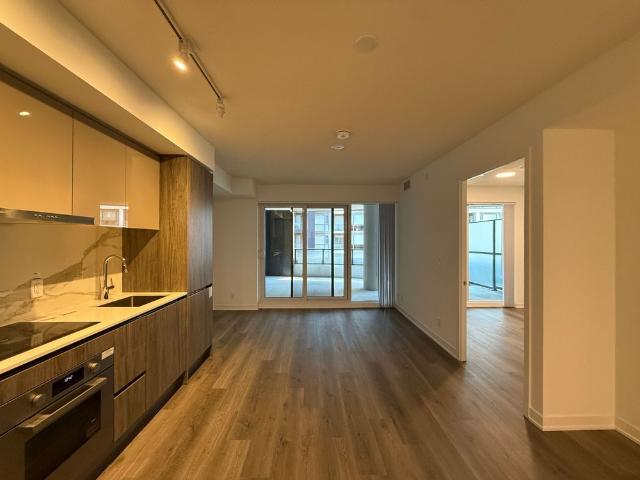 For Lease 180 Front Street Unit# 607, Toronto, Ontario