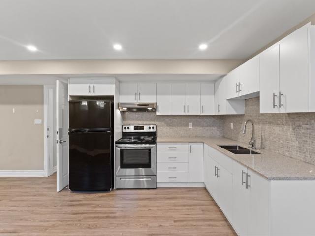 For Lease 1821 Christopher Road, Mississauga, Ontario