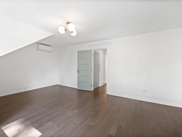 For Lease 18 Castle Frank Crescent Unit# Third, Toronto, Ontario