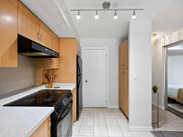 For Lease 18 Beverley Street Unit# 416, Toronto, Ontario