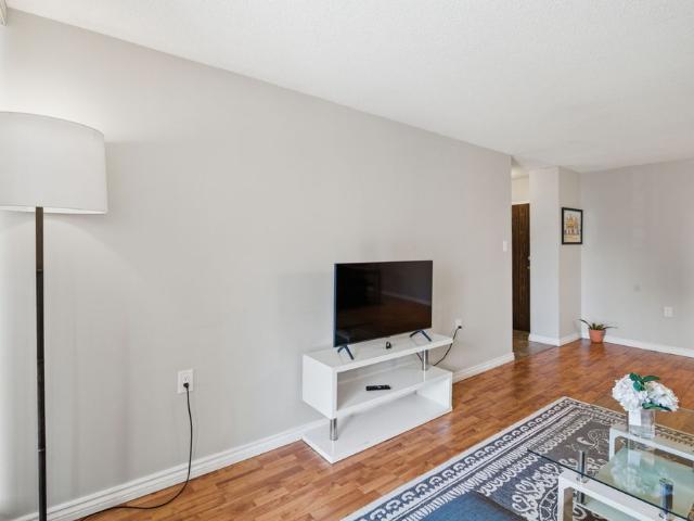 For Lease 18 Knightsbridge Road Unit# 304, Brampton, Ontario