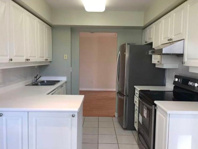For Lease 18 Sommerset Way Unit# 806, Toronto, Ontario
