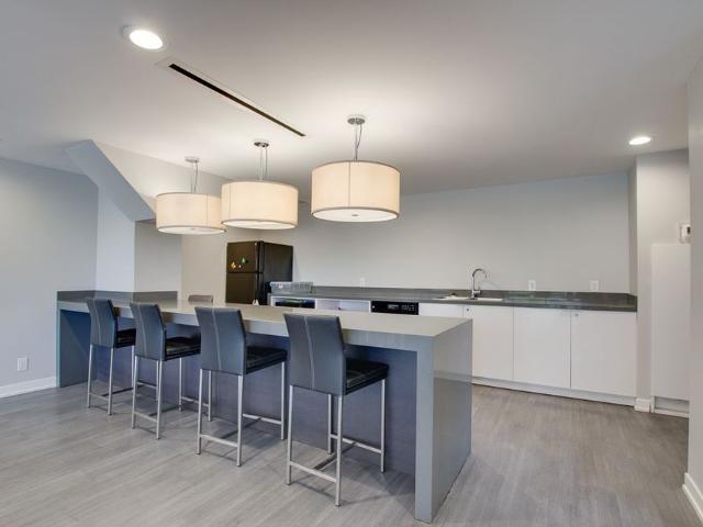 For Lease 1940 Ironstone Drive Unit# 507, Burlington, Ontario
