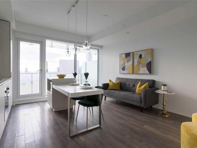 For Lease 197 Yonge Street Unit# 1811, Toronto, Ontario