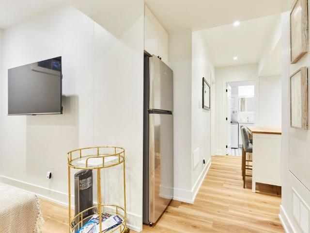 For Lease 192 Audrey Avenue Unit# Lower, Toronto, Ontario