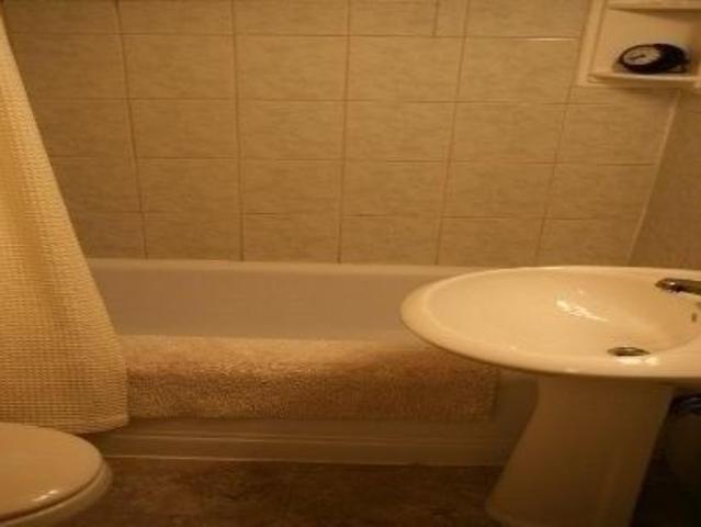 For Lease 192 Kenilworth Avenue Unit# 3, Toronto, Ontario