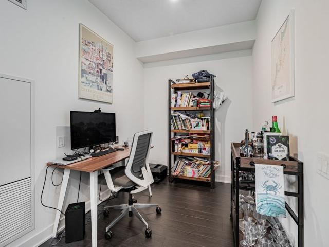 For Lease 19 Bathurst Street Unit# 3208, Toronto, Ontario