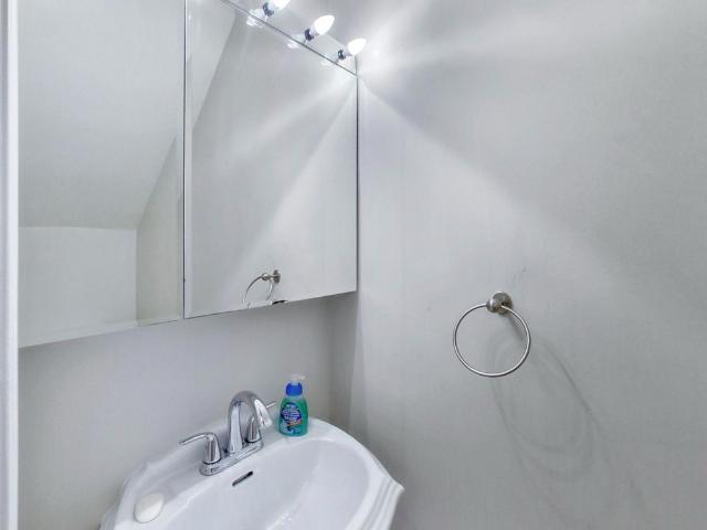 For Lease 19 Glenora Avenue Unit# Upper, Toronto, Ontario
