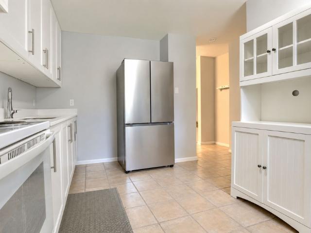 For Lease 19 Mcclintock Way Unit# 100, Kanata, Ontario