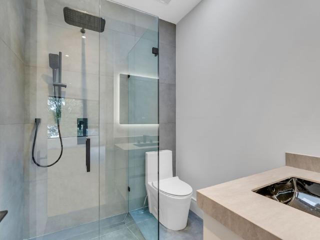 For Lease 19 Ridley Boulevard, Toronto, Ontario