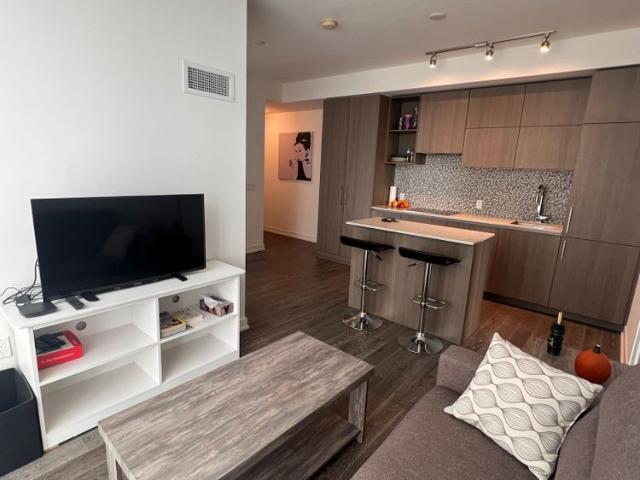 For Lease 1 Yorkville Avenue Unit# 3302, Toronto, Ontario