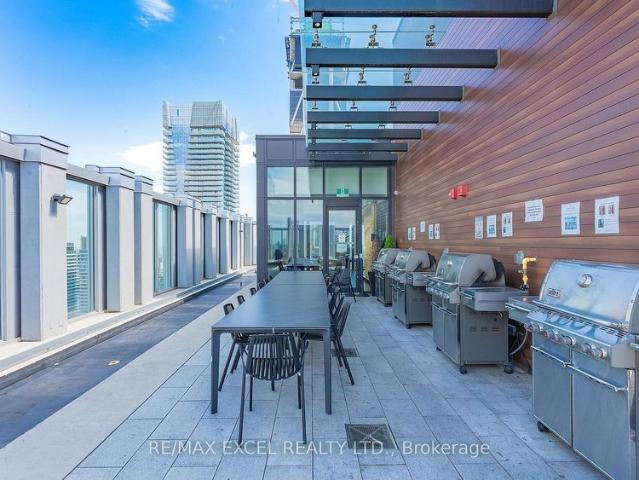 For Lease 1 Yorkville Avenue Unit# 3709, Toronto, Ontario