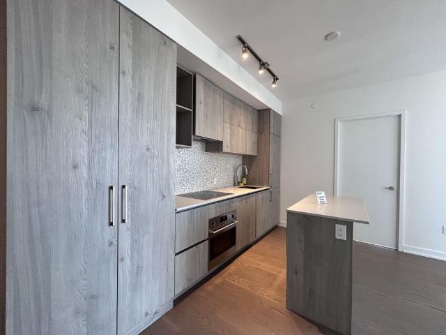 For Lease 1 Yorkville Avenue Unit# 4402, Toronto, Ontario