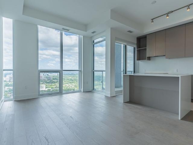 For Lease 1 Yorkville Avenue Unit# 5606, Toronto, Ontario