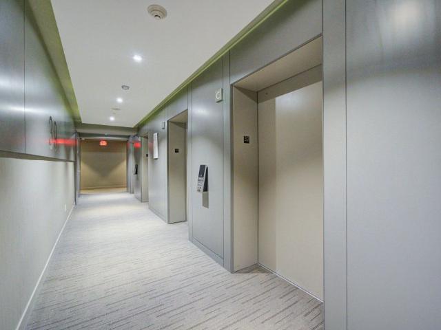 For Lease 1 Bloor Street Unit# 3908, Toronto, Ontario