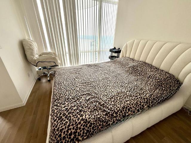 For Lease 1 Bloor Street Unit# 3912, Toronto, Ontario