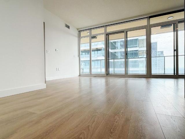 For Lease 1 Concord cityplace Way Unit# 4210, Toronto, Ontario