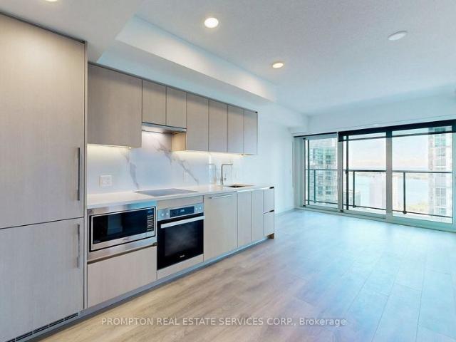 For Lease 1 Concord Cityplace Way Unit# 5206, Toronto, Ontario
