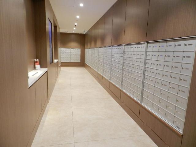 For Lease 1 Concord Cityplace Way Unit# 5601, Toronto, Ontario