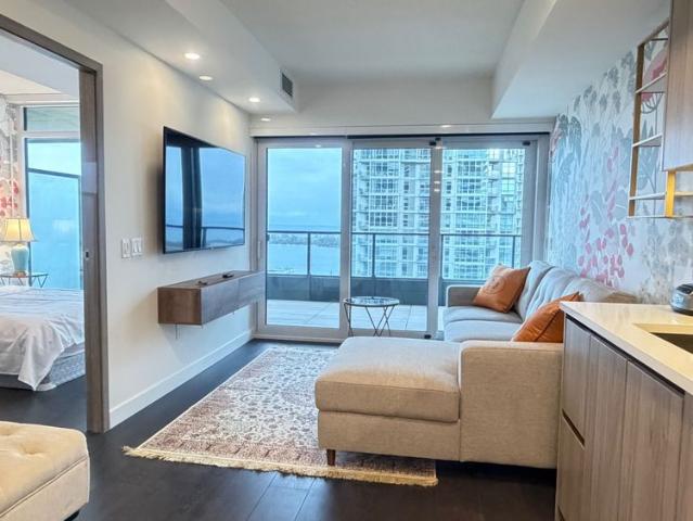 For Lease 1 Concord CityPlace Way Unit# 3308, Toronto, Ontario